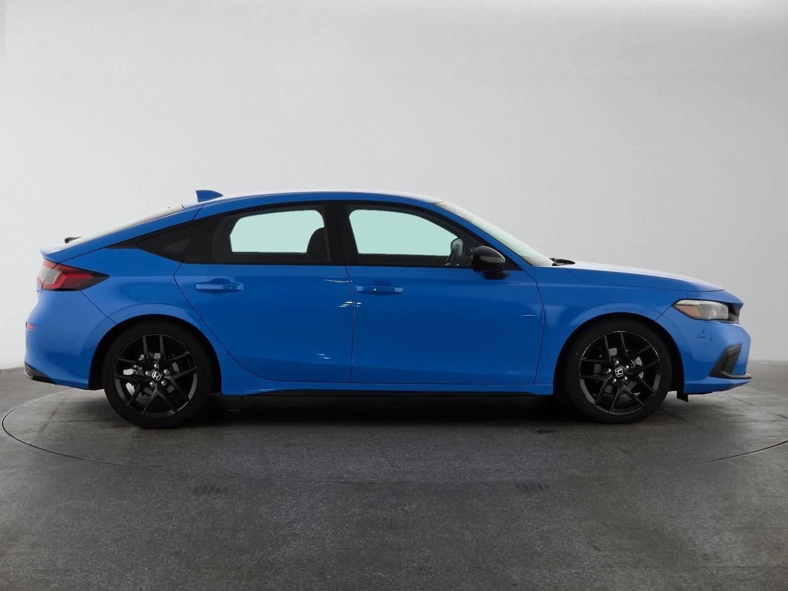 Used 2023 Honda Civic Sport image 2