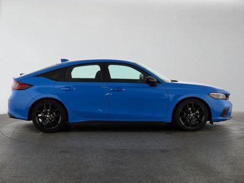 Used 2023 Honda Civic Sport image 2