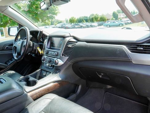 Used 2019 Chevrolet Suburban LT AWD/4WD image 19