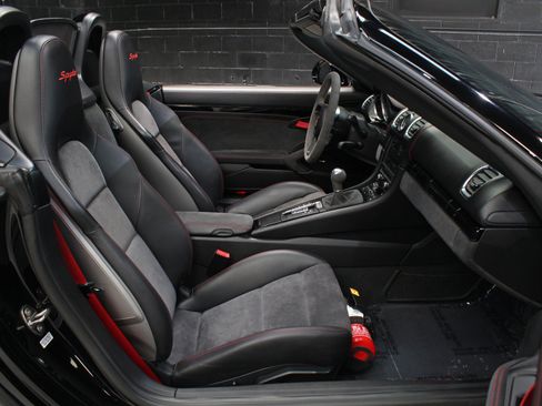 Used 2016 Porsche Boxster Spyder RWD image 65