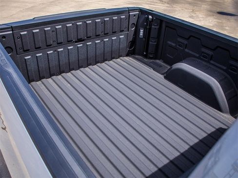 New 2025 Chevrolet Silverado 1500 RST w/ Convenience Package II image 17