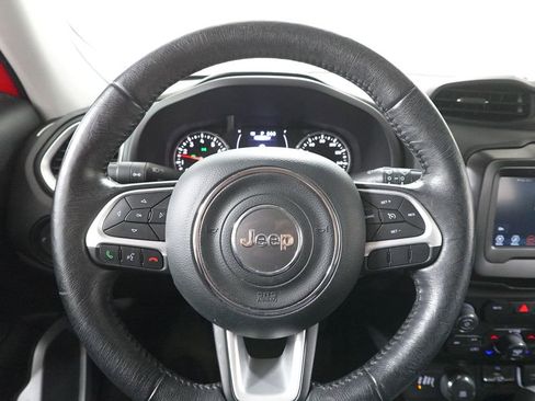 Used 2019 Jeep Renegade Latitude w/ Cold Weather Group image 14