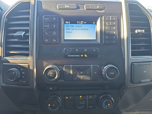 Used 2018 Ford F150 XLT w/ XTR Package image 28