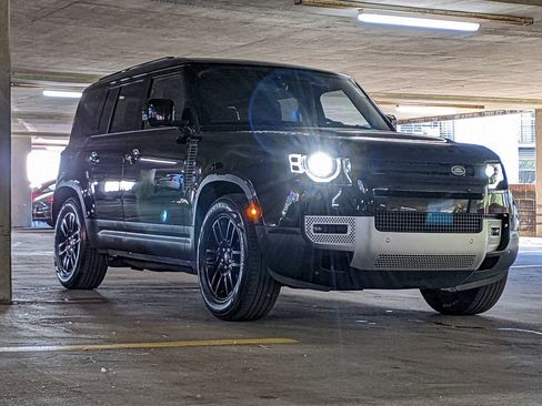 Used 2025 Land Rover Defender 110 S AWD/4WD image 7