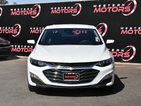 Used 2024 Chevrolet Malibu LT FWD image 2