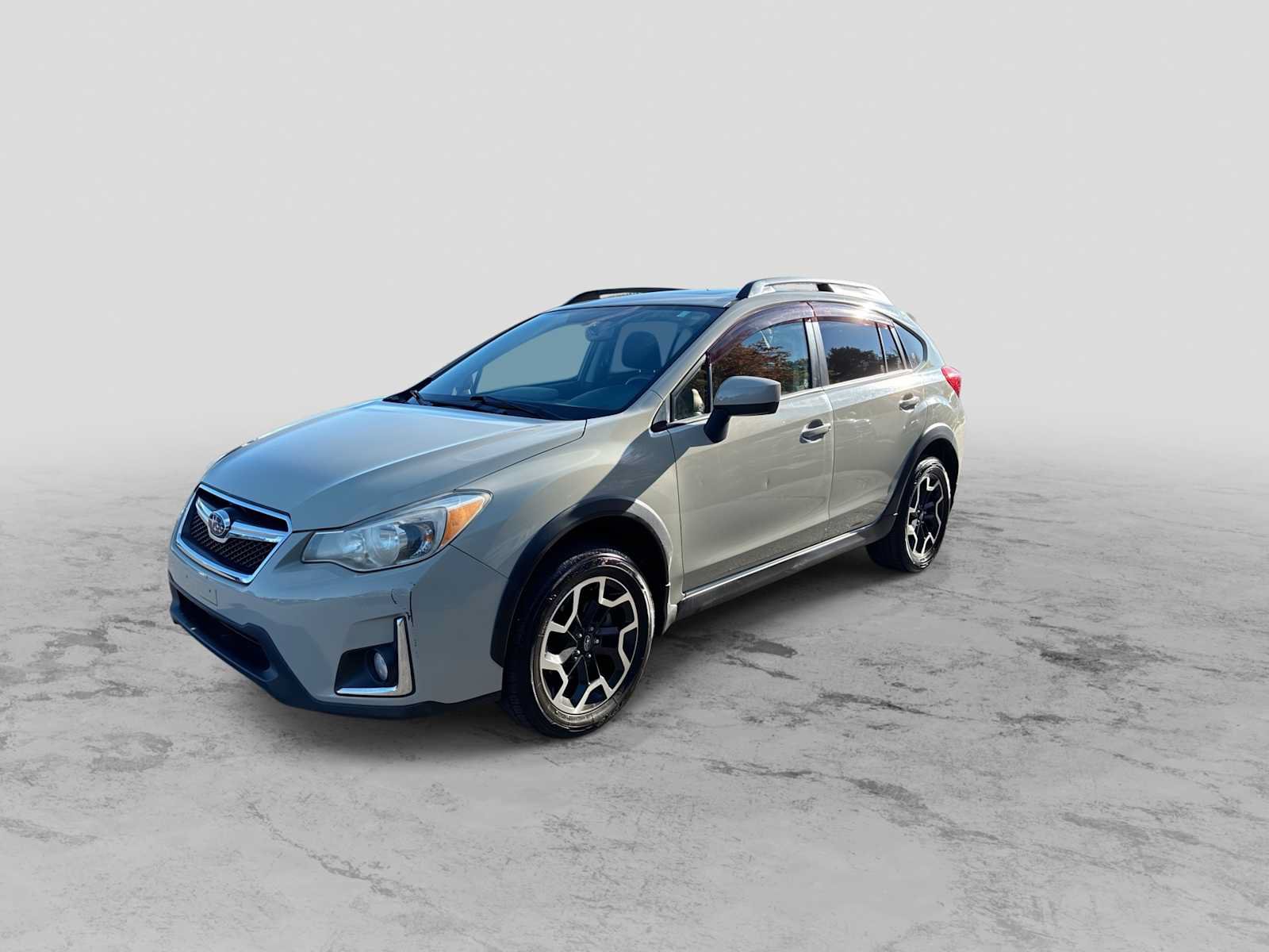 Used 2017 Subaru Crosstrek 2.0i Premium w/ Moonroof Package AWD/4WD image 4