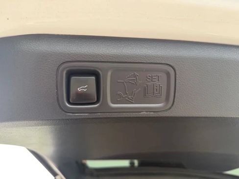 Used 2023 Ford Expedition Max Platinum AWD/4WD image 34