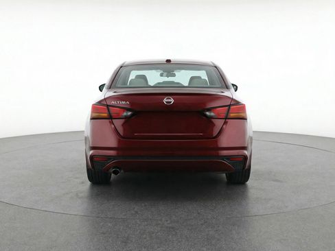 Used 2025 Nissan Altima 2.5 SV FWD image 7