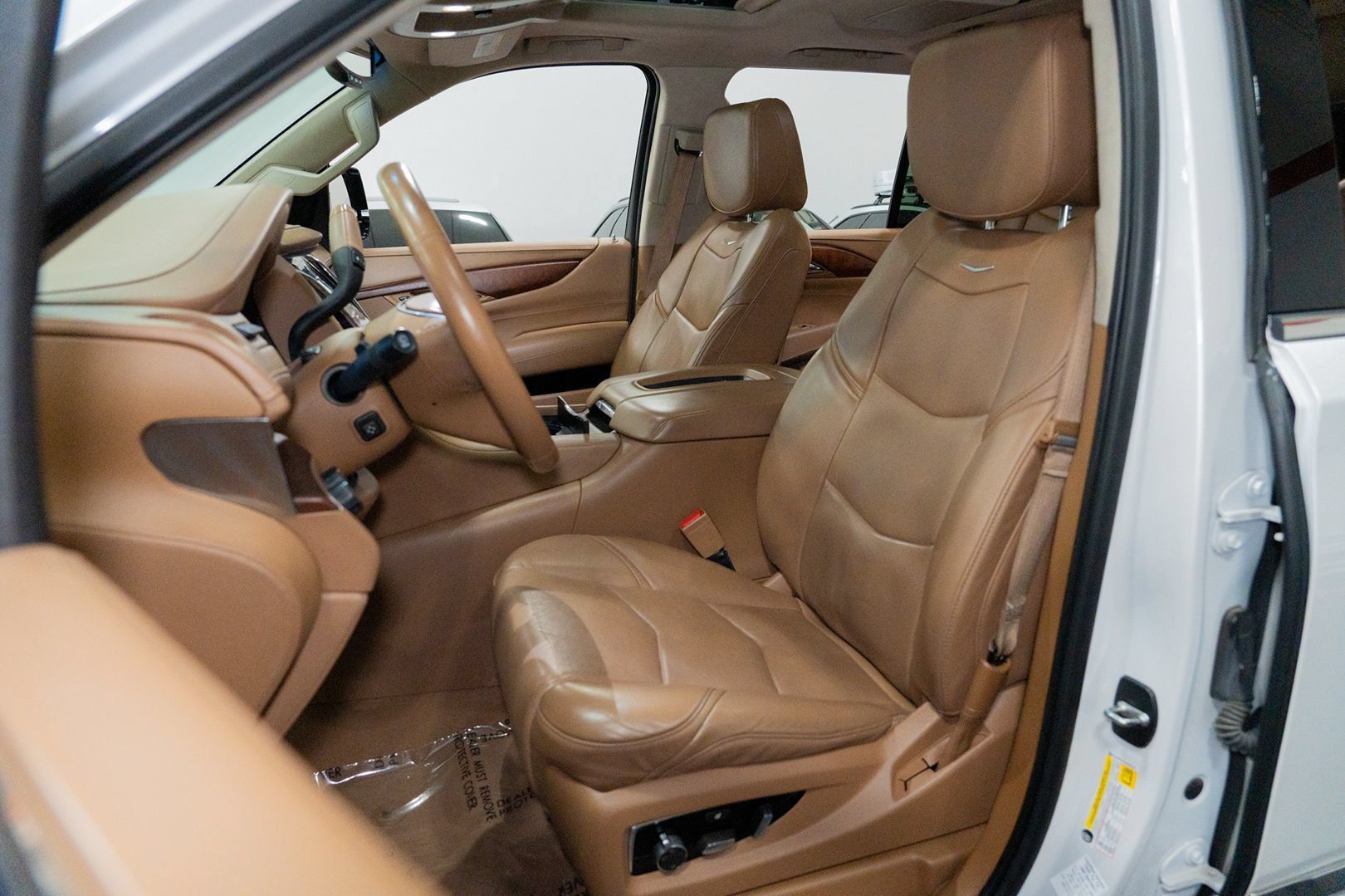 Used 2016 Cadillac Escalade Platinum AWD/4WD image 21