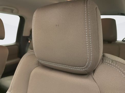 Used 2022 Nissan Frontier SV image 8