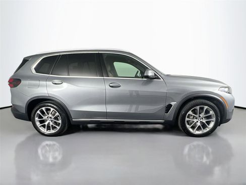Certified 2024 BMW X5 xDrive40i w/ Premium Package AWD/4WD image 7
