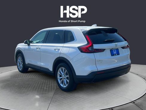 Used 2024 Honda CR-V EX image 3