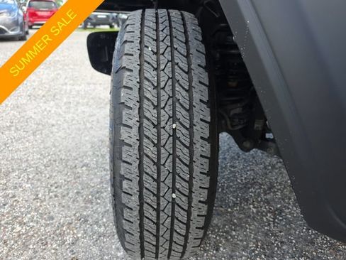 Certified 2023 Jeep Gladiator Sport AWD/4WD image 29