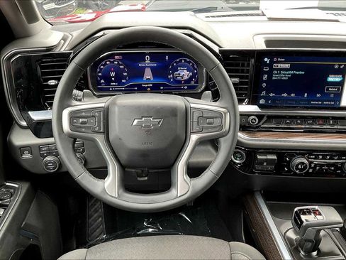 Used 2024 Chevrolet Silverado 1500 LT Trail Boss image 5