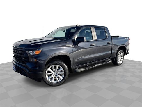 Used 2023 Chevrolet Silverado 1500 Custom image 1