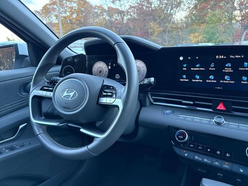 Used 2025 Hyundai Elantra SEL image 32