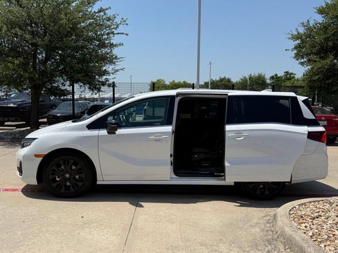 Used 2025 Honda Odyssey Sport-L image 3