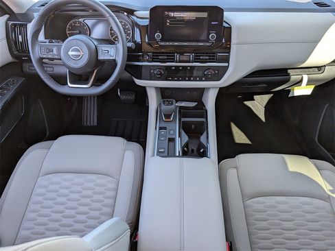 New 2025 Nissan Pathfinder SV image 8