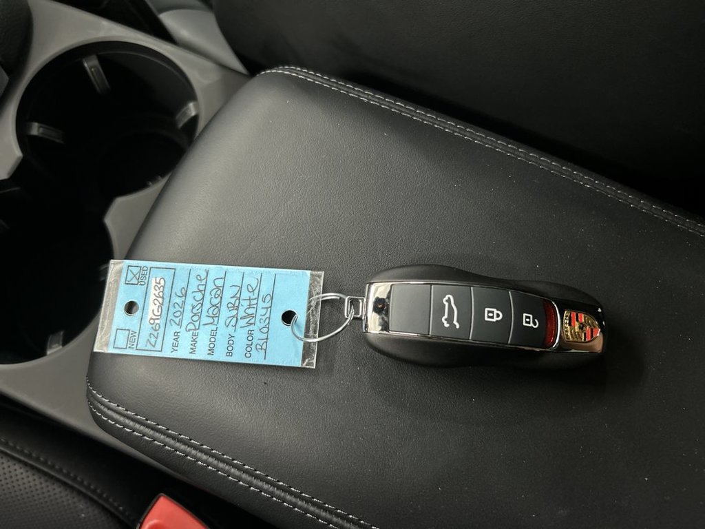 Certified 2026 Porsche Macan AWD/4WD image 12