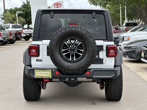Used 2024 Jeep Wrangler Unlimited Rubicon w/ XTREMEE 35" Tire Package AWD/4WD image 4