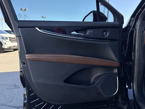 Used 2022 Lincoln Nautilus Reserve w/ Equipment Group 201A image 14