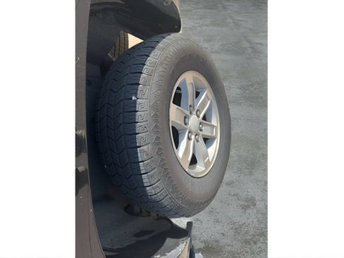 Used 2013 Chevrolet Suburban LS w/ Texas Edition RWD image 11