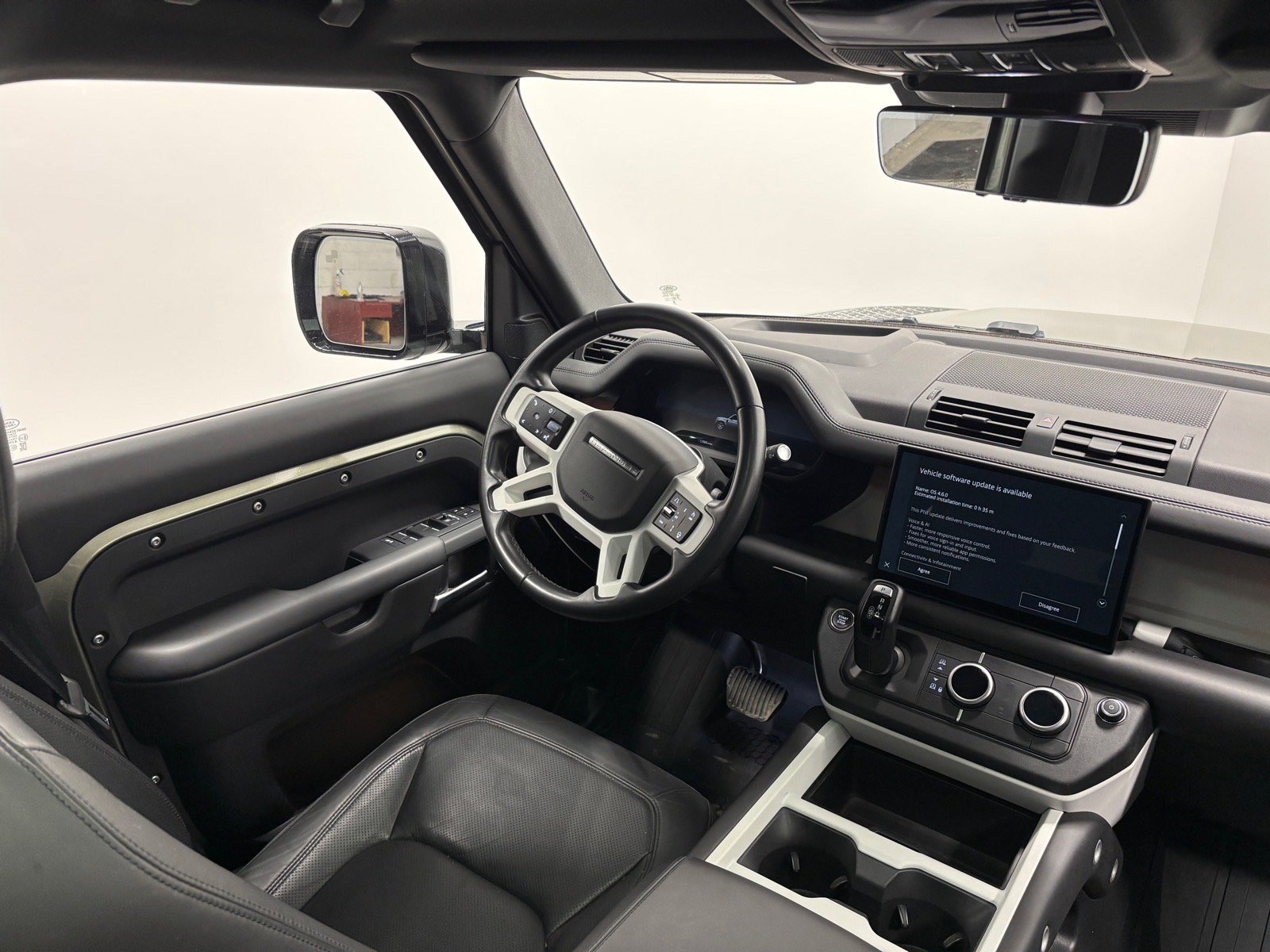 New 2025 Land Rover Defender 110 X-Dynamic SE AWD/4WD image 33