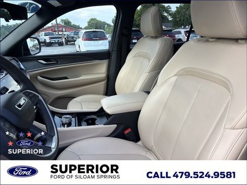 Used 2024 Jeep Grand Cherokee L Limited w/ Luxury Tech Group II AWD/4WD image 6