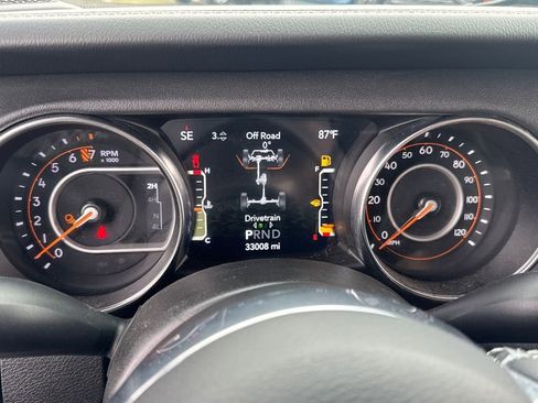 Used 2023 Jeep Gladiator Overland w/ Cold Weather Group AWD/4WD image 20