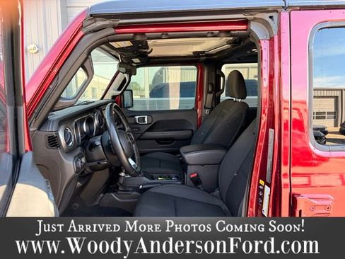 Used 2021 Jeep Wrangler Unlimited Sahara AWD/4WD image 9