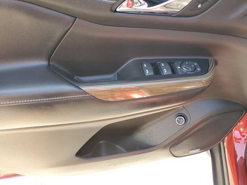 Used 2022 GMC Acadia SLE w/ Driver Convenience Package AWD/4WD image 19