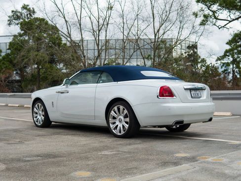 Used 2017 Rolls-Royce Dawn RWD image 7