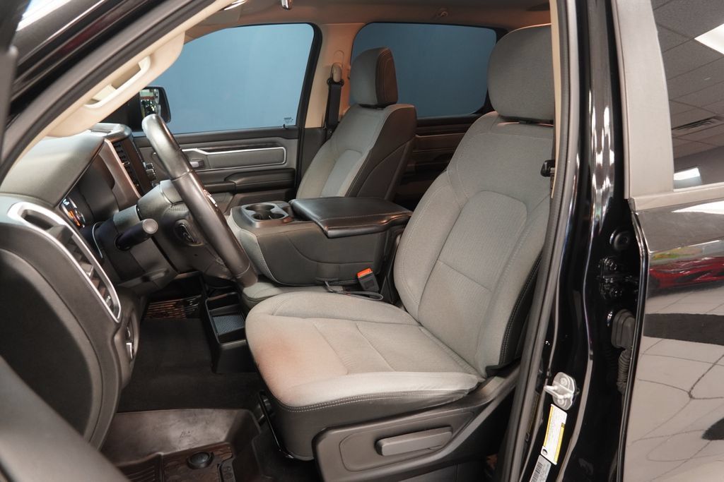 Used 2019 RAM 1500 Big Horn AWD/4WD image 3