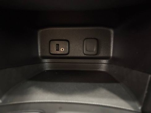 Used 2018 Chevrolet Equinox LT AWD/4WD image 19