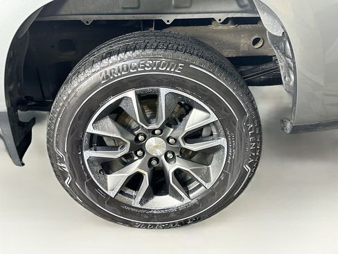 Used 2023 Chevrolet Silverado 1500 LT image 11
