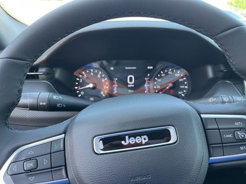 New 2025 Jeep Compass Latitude w/ Altitude Special Edition image 17