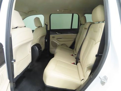 Used 2022 Jeep Grand Cherokee Limited image 22