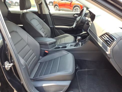 Used 2024 Volkswagen Jetta SE FWD image 26