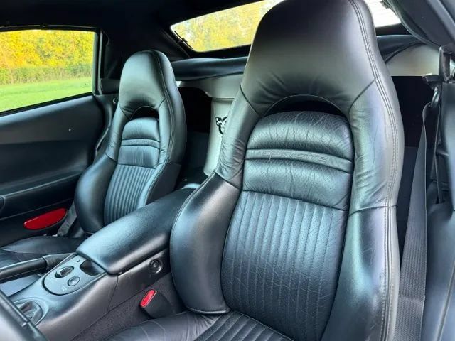 Used 2002 Chevrolet Corvette Convertible w/ Preferred Equipment Group2 RWD image 21