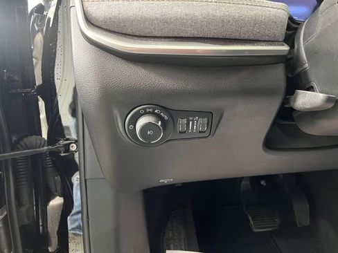 Used 2023 Jeep Compass Latitude image 18