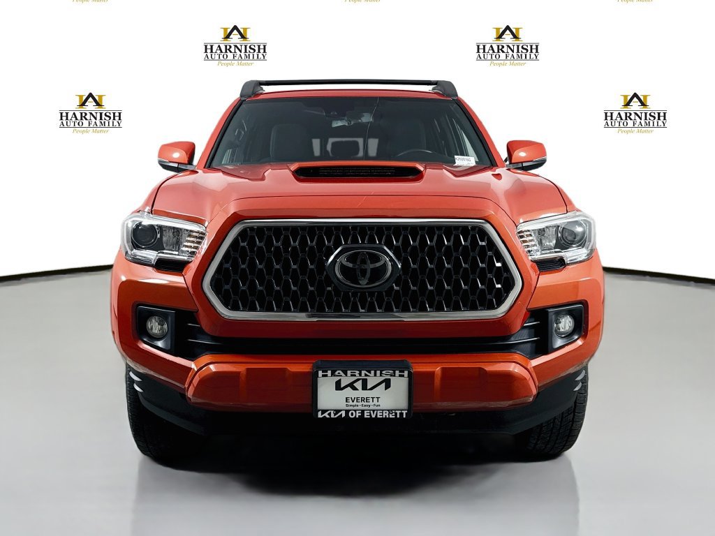 Used 2018 Toyota Tacoma TRD Sport w/ Technology Package AWD/4WD image 2