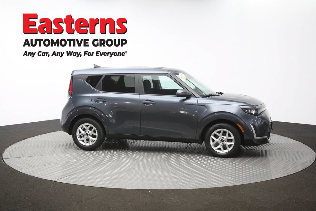 Used 2023 Kia Soul LX w/ LX Technology Package FWD image 45