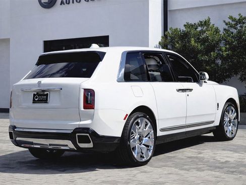 Used 2025 Rolls-Royce Cullinan image 4