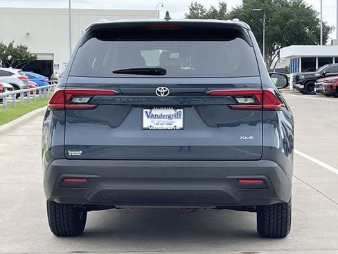 Used 2025 Toyota Grand Highlander FWD image 5