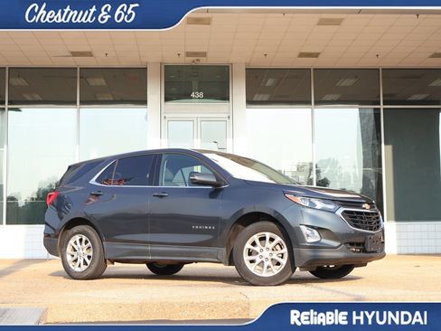 Used 2019 Chevrolet Equinox LT w/ Driver Convenience Package FWD image 2