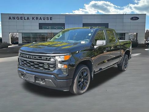 Used 2026 Chevrolet Silverado 1500 Custom w/ LPO, Dark Essentials Package RWD image 3