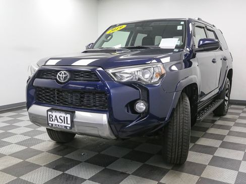 Used 2019 Toyota 4Runner TRD Off-Road AWD/4WD image 4