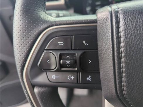 Certified 2025 Toyota 4Runner Limited AWD/4WD image 12