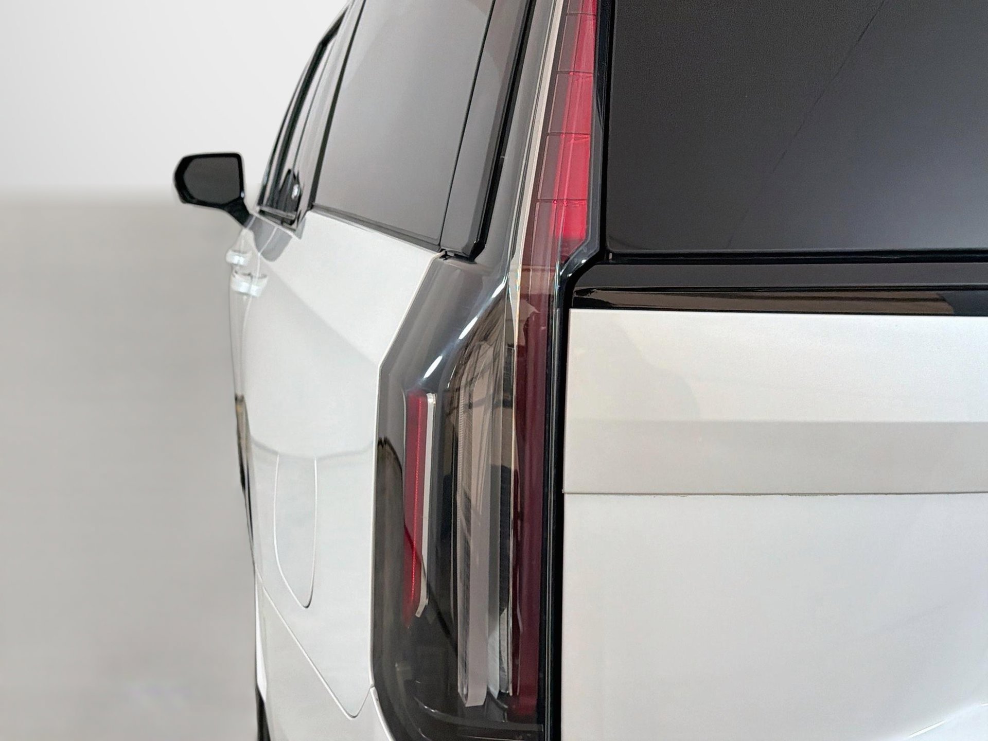 Used 2024 Cadillac Escalade ESV Sport Platinum AWD/4WD image 10