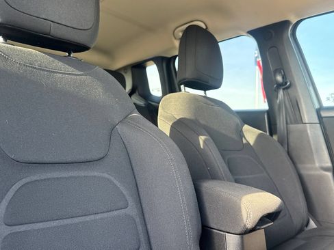 Used 2020 Jeep Renegade Latitude FWD image 28